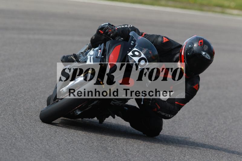 /Archiv-2022/06 15.04.2022 Speer Racing ADR/Gruppe gelb/90